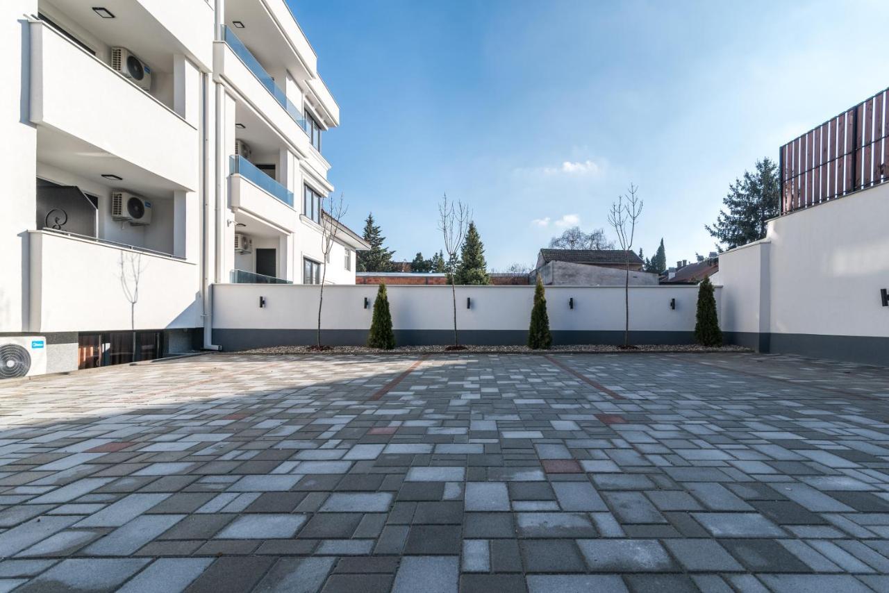 Daisy Resort Novi Sad Exteriör bild